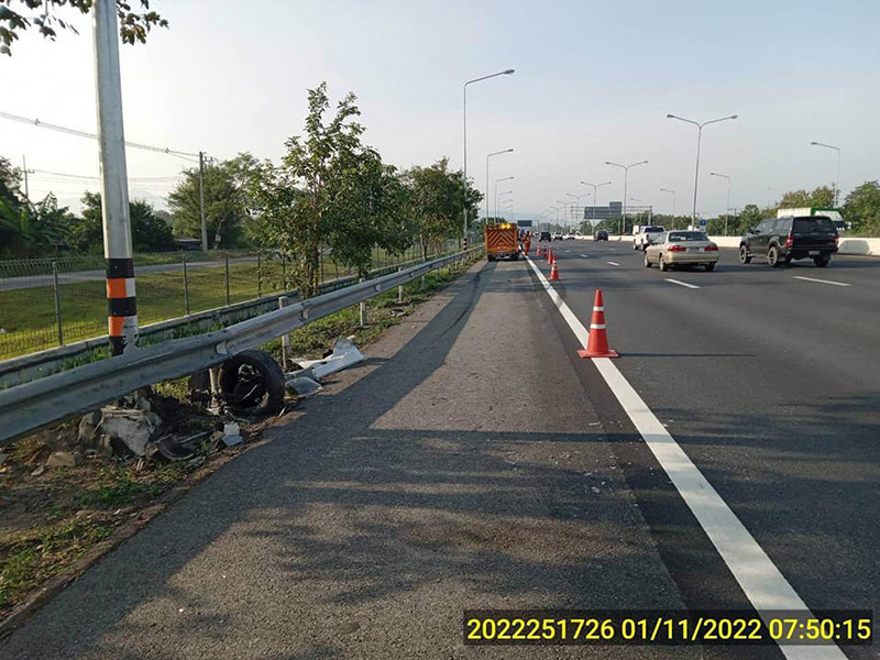 หมอนอนน้อย ลงเวรเช้าประชุมต่อต่างจังหวัด ขับรถชนพังยับ ชีวิตเหมือนเร่งวันตาย หมอนอนน้อย ลงเวรเช้าประชุมต่อต่างจังหวัด ขับรถชนพังยับ ชีวิตเหมือนเร่งวันตาย