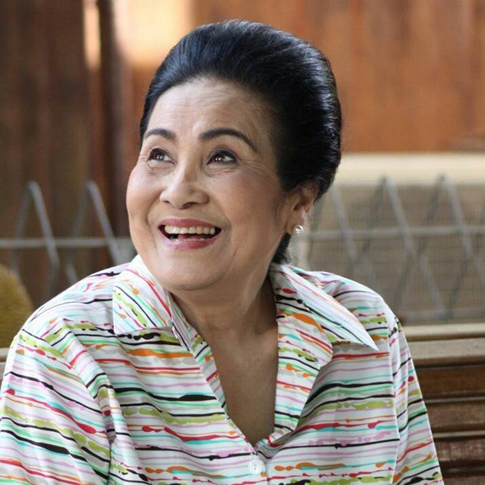 แม่แดง ศิลปินอาวุโส สลดใจ คนไม่ยืนเคารพเพลงสรรเสริญ แม่แดง ศิลปินอาวุโส สลดใจ คนไม่ยืนเคารพเพลงสรรเสริญ