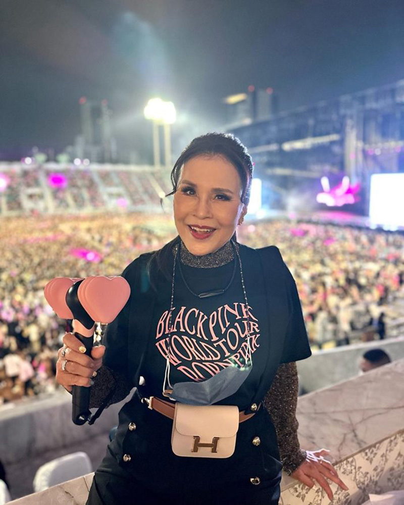 เฉลยที่มาไวรัล คนแซว โรเซ่ ถาม ลิซ่า เรื่องวัดในสนามกีฬา เฉลยที่มาไวรัล คนแซว โรเซ่ ถาม ลิซ่า เรื่องวัดในสนามกีฬา