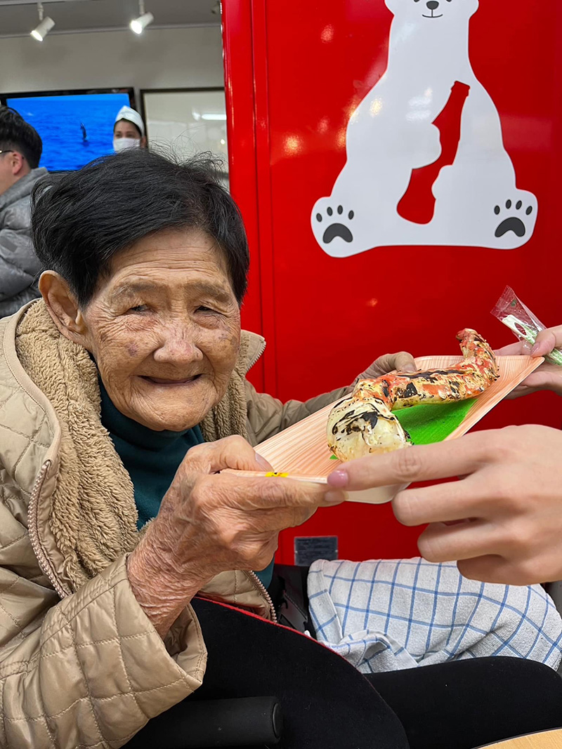 รีวิวพาคุณยายวัย 96 บินตะลุยเที่ยวญี่ปุ่น รีวิวพาคุณยายวัย 96 บินตะลุยเที่ยวญี่ปุ่น