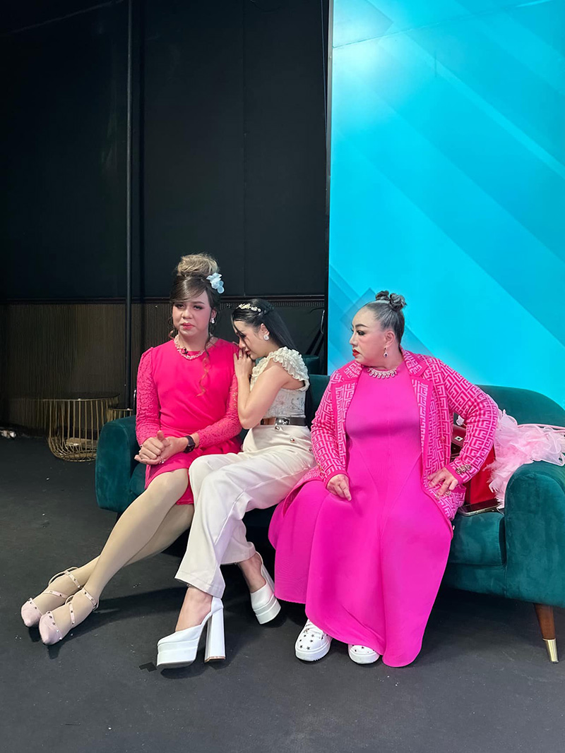 แพรรี่ เลิกหยุมหัวกับ ลีน่าจัง แพรรี่ เลิกหยุมหัวกับ ลีน่าจัง