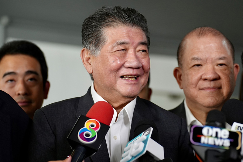 ภูมิธรรม ชี้ เพื่อไทย งดออกเสียง ภูมิธรรม ชี้ เพื่อไทย งดออกเสียง