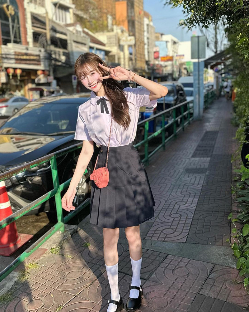 เปิดวาร์ป JAI WEI KU สาวไต้หวันในชุดนักเรียน ผู้พิชิตข้าวมันไก่ 3 กก เปิดวาร์ป JAI WEI KU สาวไต้หวันในชุดนักเรียน ผู้พิชิตข้าวมันไก่ 3 กก