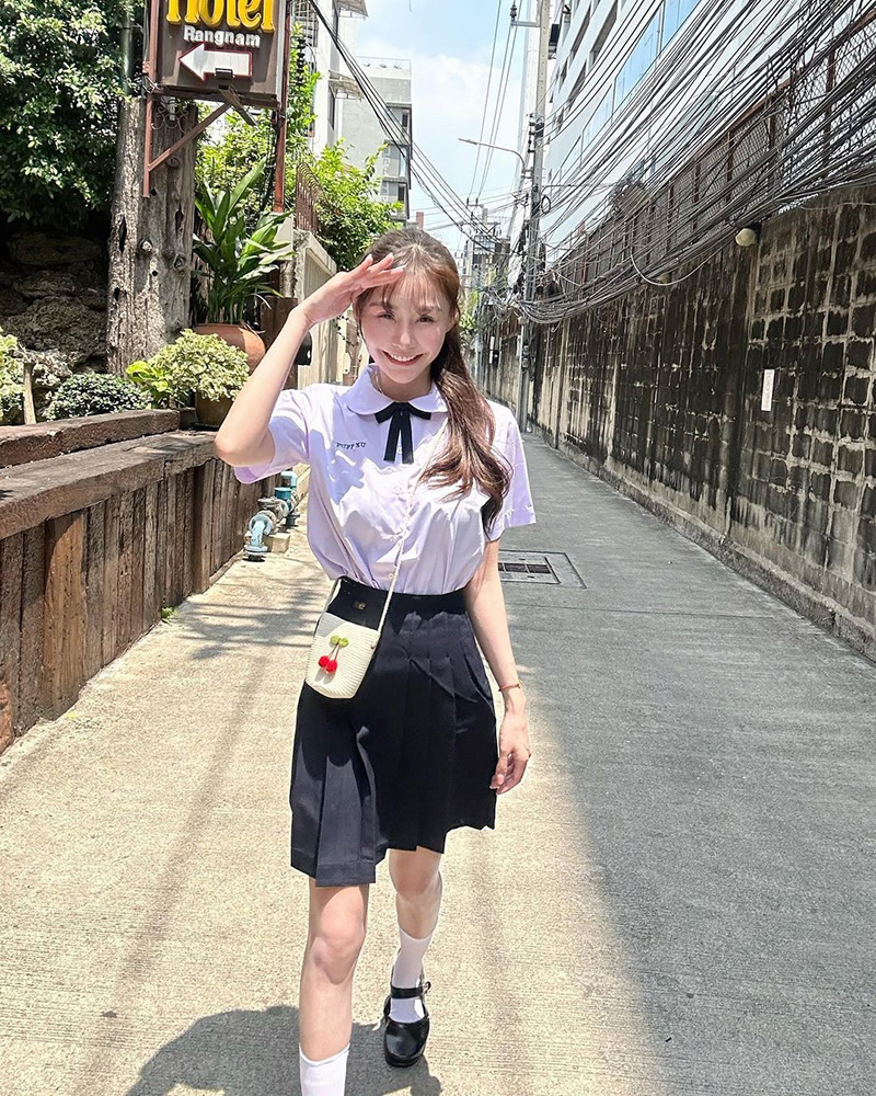 เปิดวาร์ป JAI WEI KU สาวไต้หวันในชุดนักเรียน ผู้พิชิตข้าวมันไก่ 3 กก เปิดวาร์ป JAI WEI KU สาวไต้หวันในชุดนักเรียน ผู้พิชิตข้าวมันไก่ 3 กก