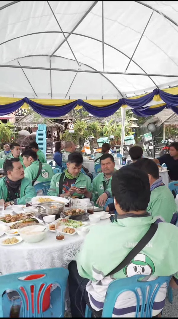 ร้านจัดโต๊ะจีนเลี้ยงไรเดอร์ ร้านจัดโต๊ะจีนเลี้ยงไรเดอร์