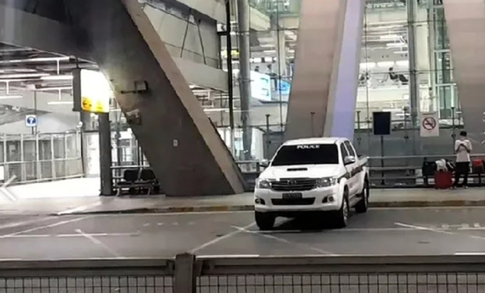 เบนซ์ เดม่อน อดีตแฟน ดิว อริสรา บินกลับถึงไทยแล้ว เบนซ์ เดม่อน อดีตแฟน ดิว อริสรา บินกลับถึงไทยแล้ว