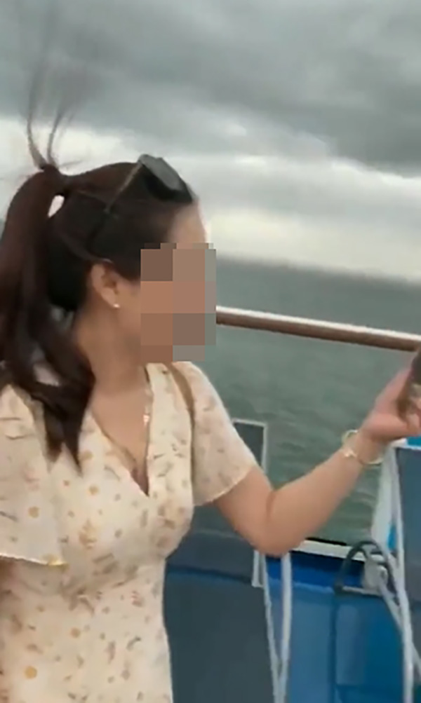 ไวรัลคลิป นทท ล่องเรือ เห็นผมชี้ตั้งยืนหัวเราะ ไวรัลคลิป นทท ล่องเรือ เห็นผมชี้ตั้งยืนหัวเราะ