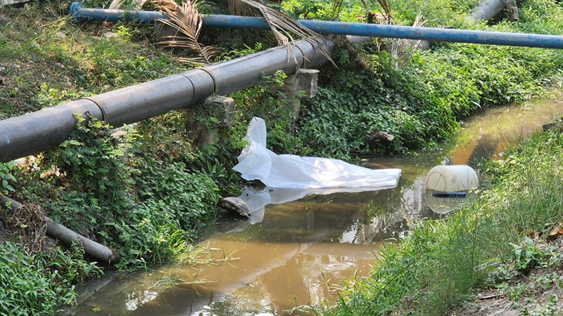 ผัวโหดจุดไฟเผาเมียทั้งเป็น จนต้องโดดลงร่องน้ำหนีตาย ผัวโหดจุดไฟเผาเมียทั้งเป็น จนต้องโดดลงร่องน้ำหนีตาย