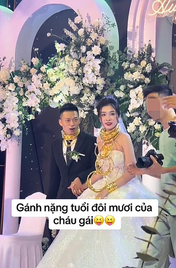 เจ้าสาวสวมทองคำ เจ้าสาวสวมทองคำ