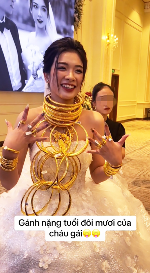 เจ้าสาวสวมทองคำ เจ้าสาวสวมทองคำ