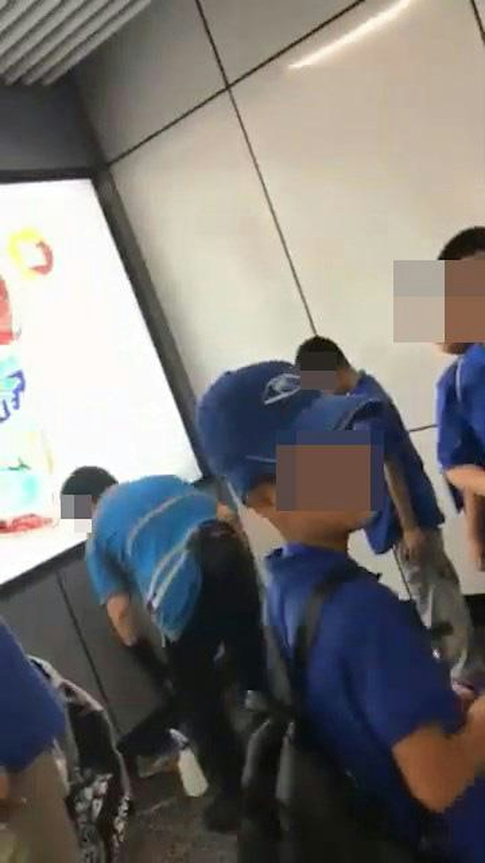 เด็กจีนปล่อยบอมบ์ในรถไฟฟ้าใต้ดิน เด็กจีนปล่อยบอมบ์ในรถไฟฟ้าใต้ดิน