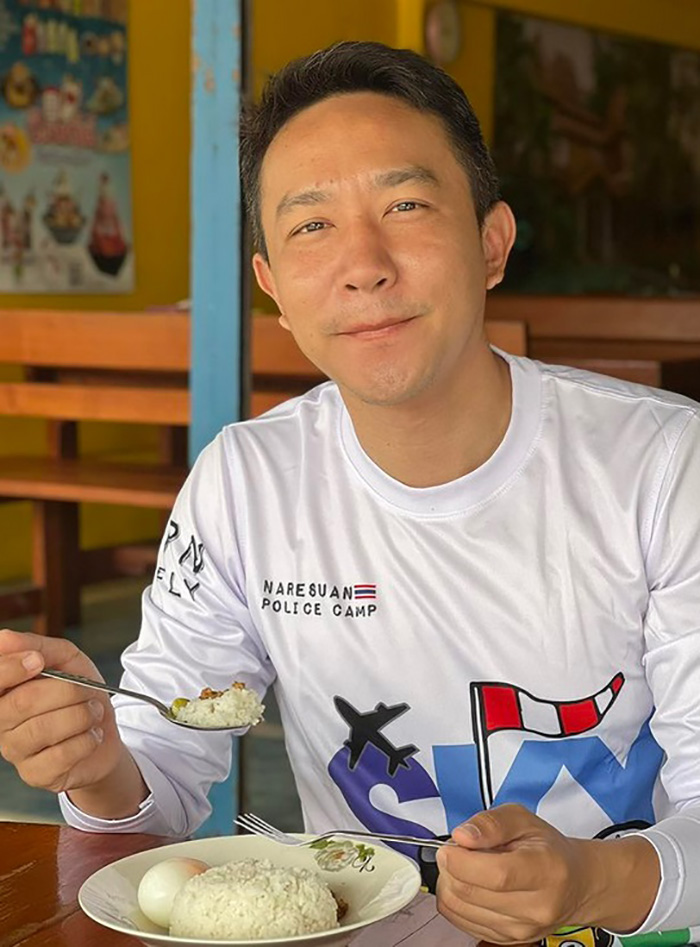 ผู้กองเบนซ์ ไลฟ์โค้ชดัง ผู้กองเบนซ์ ไลฟ์โค้ชดัง