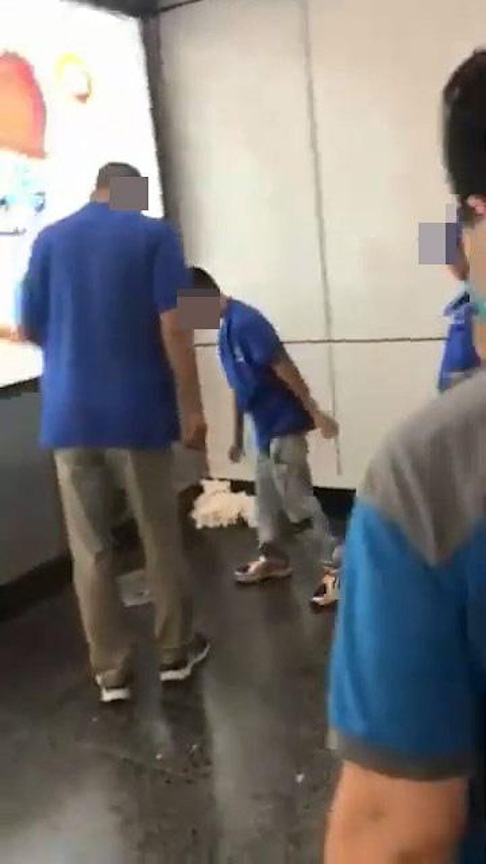 เด็กจีนปล่อยบอมบ์ในรถไฟฟ้าใต้ดิน เด็กจีนปล่อยบอมบ์ในรถไฟฟ้าใต้ดิน