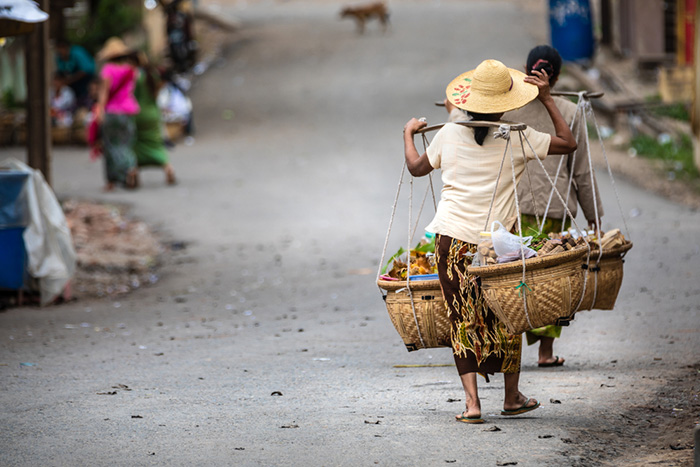 แม่ค้าสู้ชีวิต ถูกลอตเตอรี่ 192 ล้าน แม่ค้าสู้ชีวิต ถูกลอตเตอรี่ 192 ล้าน