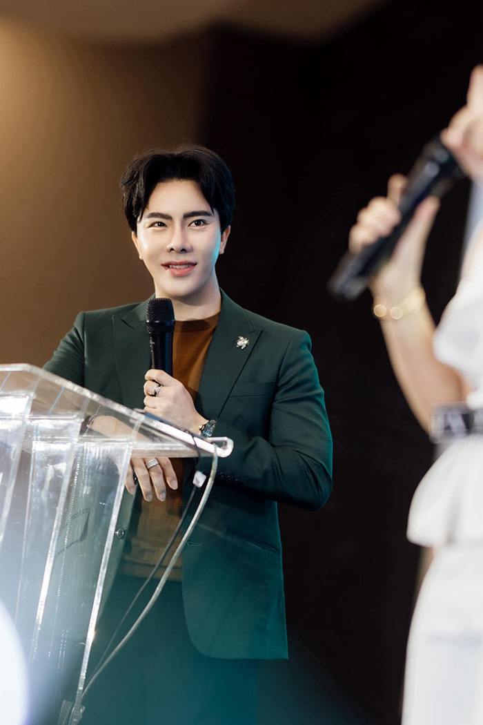 ยันสถานะ 6 บอส คือผู้ต้องหา ชี้ภรรยากันต์ อยู่ใน 8 แม่ข่าย ยันสถานะ 6 บอส คือผู้ต้องหา ชี้ภรรยากันต์ อยู่ใน 8 แม่ข่าย