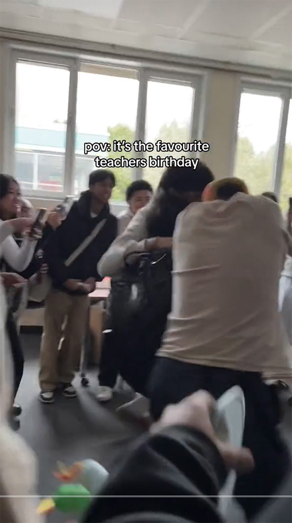 ห้ามเด็กทะเลาะกัน สุดท้ายเจอเซอร์ไพรส์ ห้ามเด็กทะเลาะกัน สุดท้ายเจอเซอร์ไพรส์