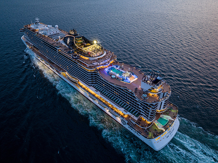 อดีตพนักงานบนเรือสำราญ เล่าเบื้องลึกชีวิตกลางน้ำ อดีตพนักงานบนเรือสำราญ เล่าเบื้องลึกชีวิตกลางน้ำ