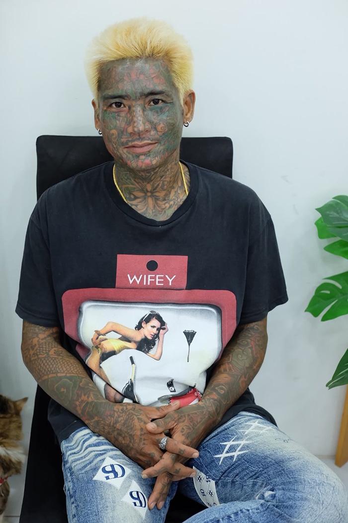 FC อาลัย ต๊ะ ยมฑูต FC อาลัย ต๊ะ ยมฑูต