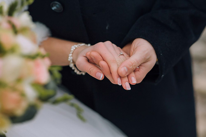 สาวชาวบ้านแต่งงานนักท่องเที่ยว เอาสินสอด กลับประเทศก็หย่า สาวชาวบ้านแต่งงานนักท่องเที่ยว เอาสินสอด กลับประเทศก็หย่า