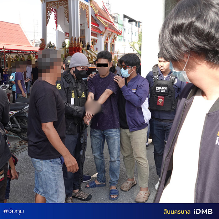 นักฟุตบอลไทยลีก ขนยาบิ๊กล็อต นักฟุตบอลไทยลีก ขนยาบิ๊กล็อต