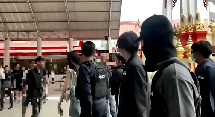 นักฟุตบอลไทยลีก ขนยาบิ๊กล็อต นักฟุตบอลไทยลีก ขนยาบิ๊กล็อต