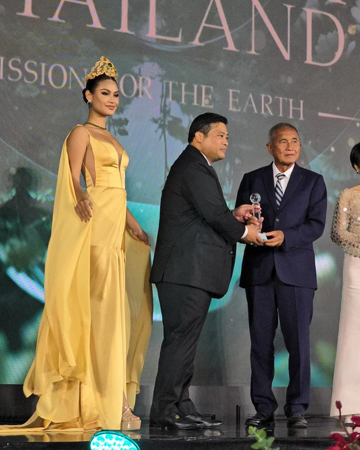 ท่านอ้น ร่วมงานกาล่า Miss Earth Thailand ท่านอ้น ร่วมงานกาล่า Miss Earth Thailand