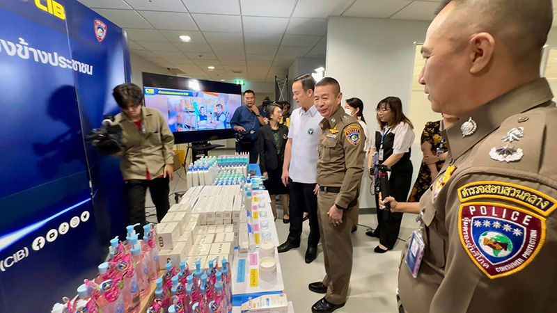 ทลายโกดังทุนจีน ขายเครื่องสำอางค์ปลอม ทลายโกดังทุนจีน ขายเครื่องสำอางค์ปลอม