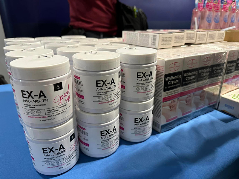 ทลายโกดังทุนจีน ขายเครื่องสำอางค์ปลอม ทลายโกดังทุนจีน ขายเครื่องสำอางค์ปลอม