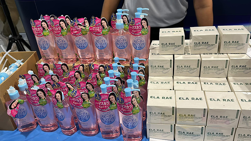 ทลายโกดังทุนจีน ขายเครื่องสำอางค์ปลอม ทลายโกดังทุนจีน ขายเครื่องสำอางค์ปลอม