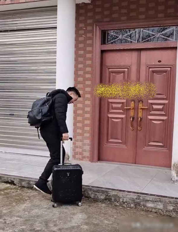 แม่ไม่ยอมมาเปิดประตู แม่ไม่ยอมมาเปิดประตู