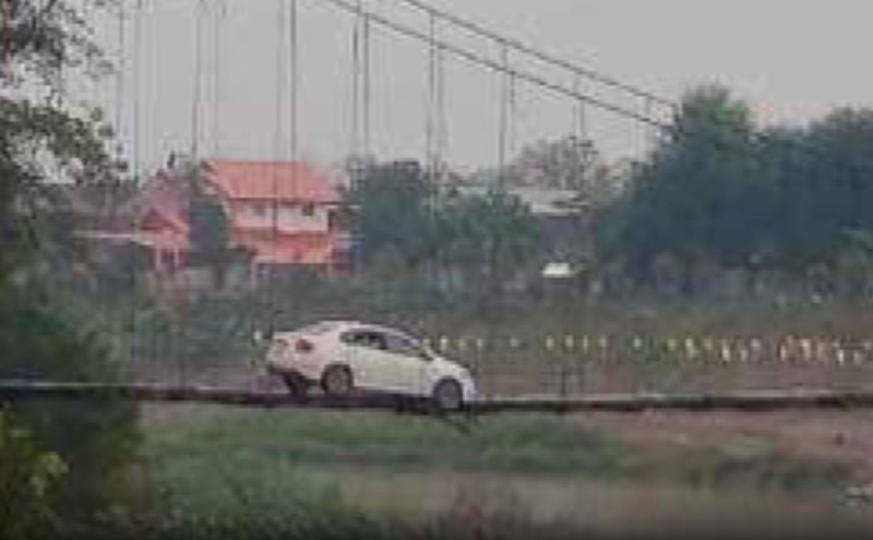 หญิงไม่ชินทาง ขับรถเปิด GPS หญิงไม่ชินทาง ขับรถเปิด GPS