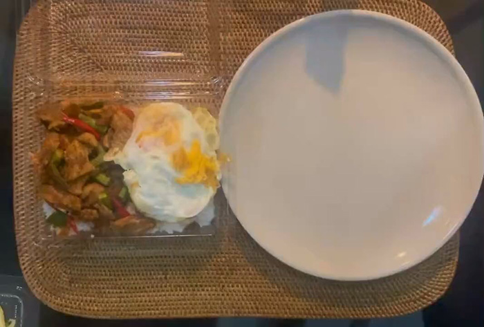 สาวญี่ปุ่นแชร์ทริก ย้ายข้าวกล่องใส่จาน สาวญี่ปุ่นแชร์ทริก ย้ายข้าวกล่องใส่จาน