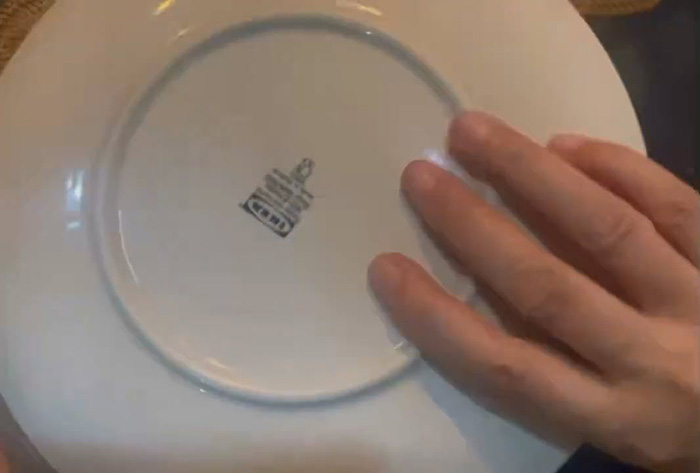 สาวญี่ปุ่นแชร์ทริก ย้ายข้าวกล่องใส่จาน สาวญี่ปุ่นแชร์ทริก ย้ายข้าวกล่องใส่จาน