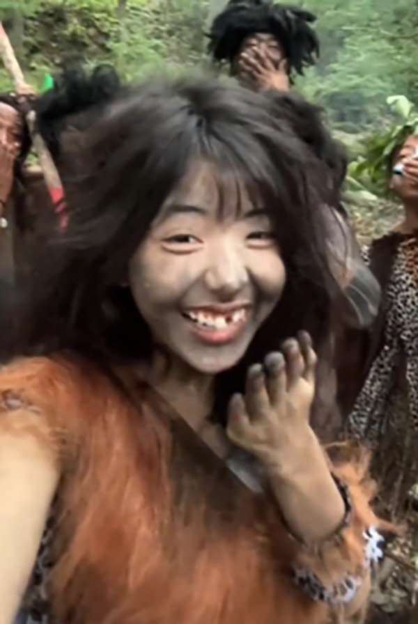 นศ สาวรับจ๊อบเป็นชนเผ่าคนป่า นศ สาวรับจ๊อบเป็นชนเผ่าคนป่า