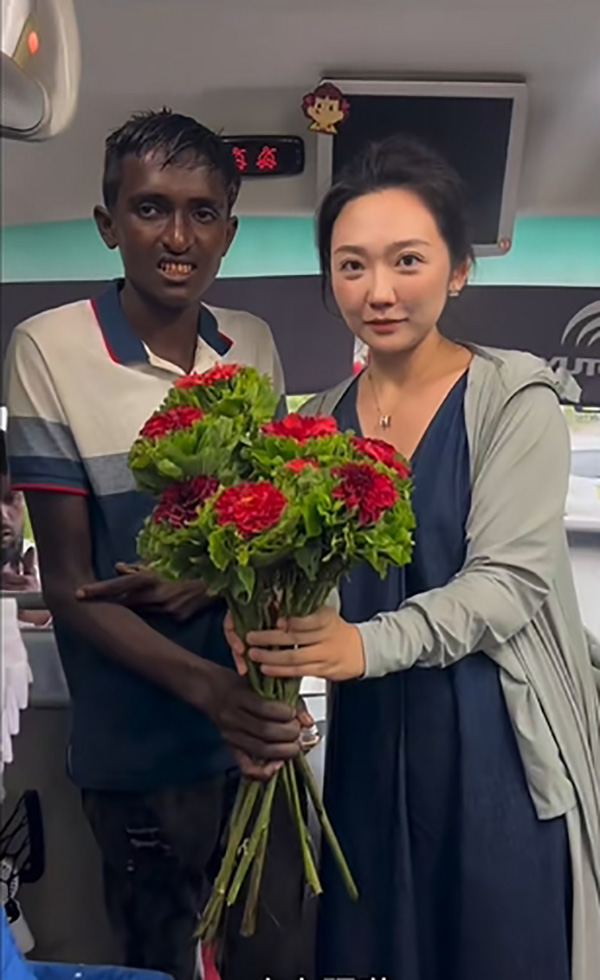 ไวรัลหนุ่มขายดอกไม้ในศรีลังกา ไวรัลหนุ่มขายดอกไม้ในศรีลังกา