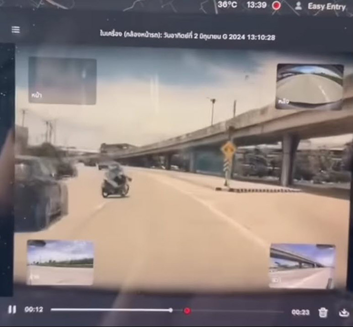 ขับ Tesla เจอมอเตอร์ไซค์ตัดหน้า หักหลบชนเสาพังยับ ขับ Tesla เจอมอเตอร์ไซค์ตัดหน้า หักหลบชนเสาพังยับ