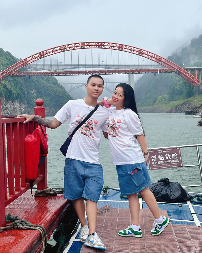 น้องเวฟ รักต่างวัย น้องเวฟ รักต่างวัย