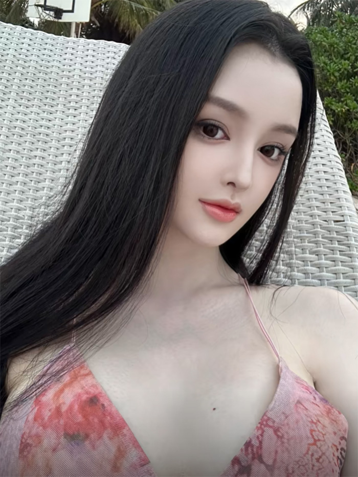 ว่อนภาพ นศ นางฟ้า สวยจนคนนึกว่า AI ว่อนภาพ นศ นางฟ้า สวยจนคนนึกว่า AI