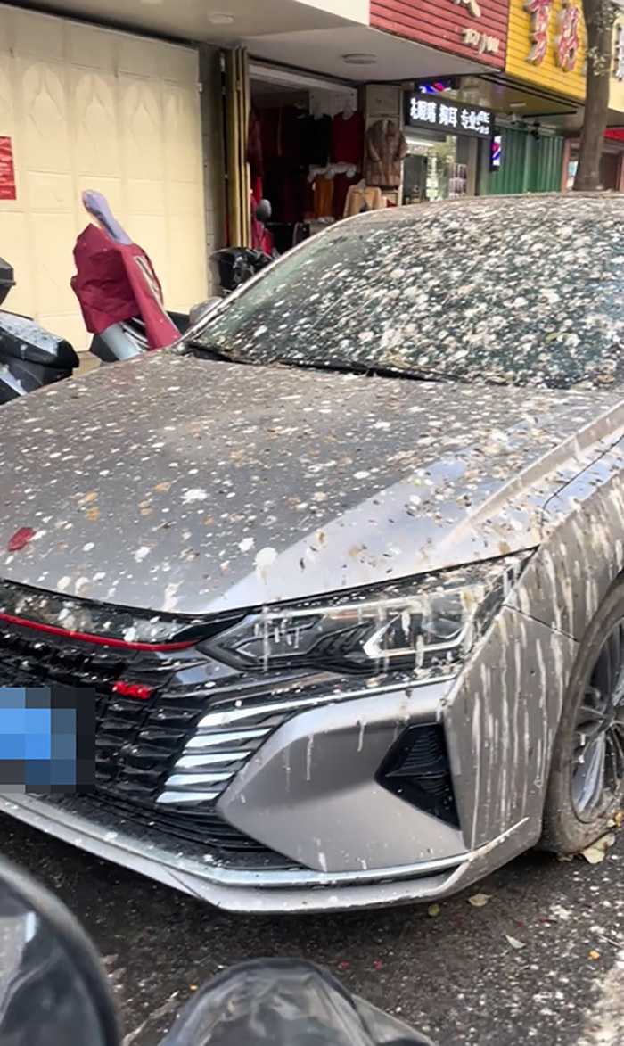 หนุ่มขับรถมาเที่ยว จอดรถทิ้งไว้ 3 คัน หนุ่มขับรถมาเที่ยว จอดรถทิ้งไว้ 3 คัน