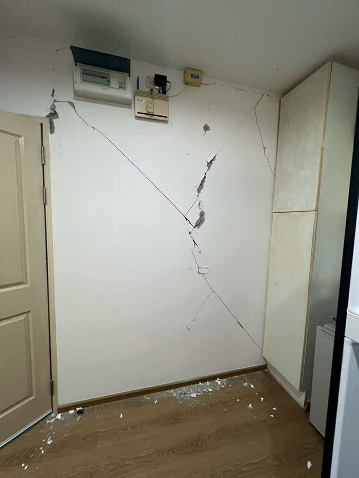 ลูกบ้านโอด เคลมแผ่นดินไหวกว่า 3 เดือน ลูกบ้านโอด เคลมแผ่นดินไหวกว่า 3 เดือน