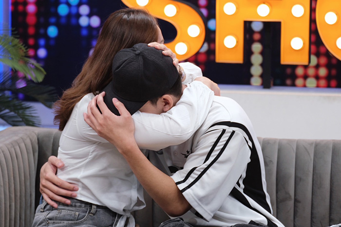 แอนดริว เปิดหน้าเล่าเหตุโดนสาดน้ำซุป แอนดริว เปิดหน้าเล่าเหตุโดนสาดน้ำซุป