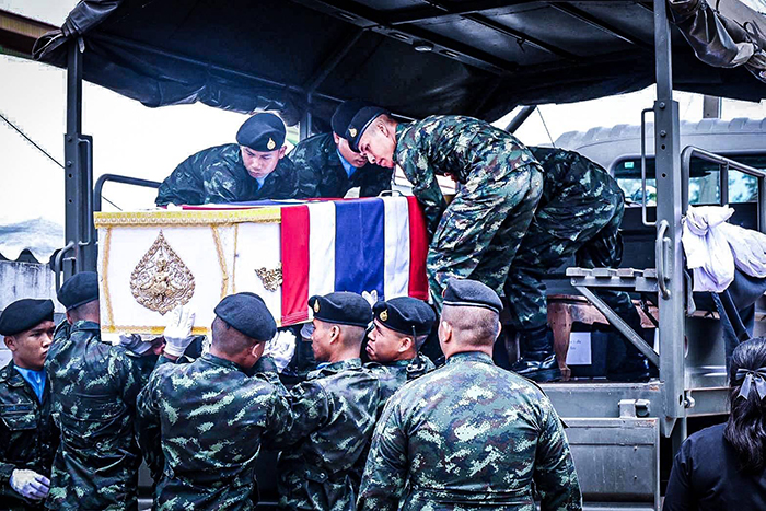 รับศพ 2 กำลังพล สละชีวิตปกป้องอธิปไตย รับศพ 2 กำลังพล สละชีวิตปกป้องอธิปไตย