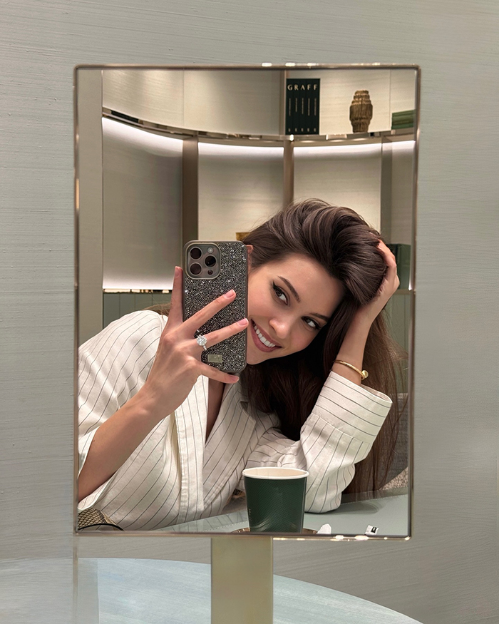 ดับสลด อดีตนางงามรัสเซีย กวางกระโดดทะลุกระจกรถหรู ดับสลด อดีตนางงามรัสเซีย กวางกระโดดทะลุกระจกรถหรู