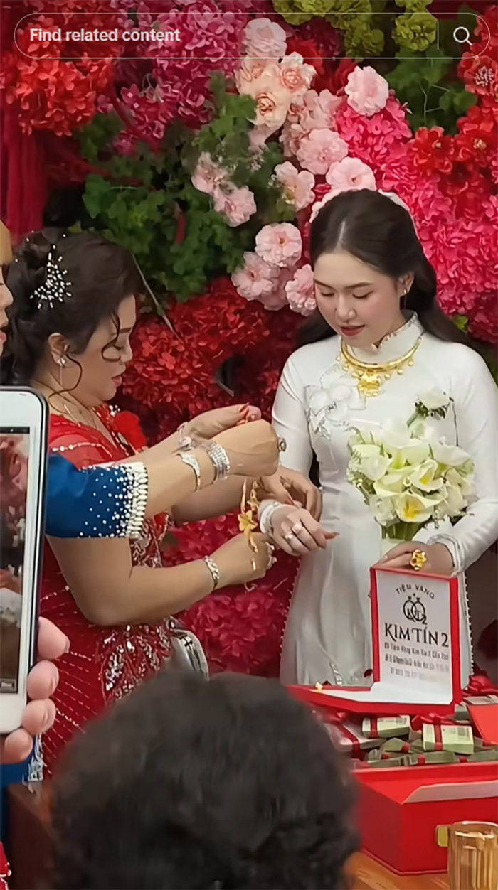 คู่รักจัดวิวาห์ สินสอด 68 ล้าน คู่รักจัดวิวาห์ สินสอด 68 ล้าน