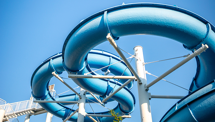 สลด พ่ออุ้มลูกสาว 1 ขวบ เล่นสไลด์เดอร์สวนน้ำ สลด พ่ออุ้มลูกสาว 1 ขวบ เล่นสไลด์เดอร์สวนน้ำ