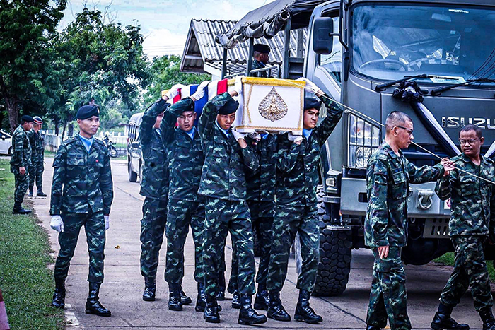 รับศพ 2 กำลังพล สละชีวิตปกป้องอธิปไตย รับศพ 2 กำลังพล สละชีวิตปกป้องอธิปไตย