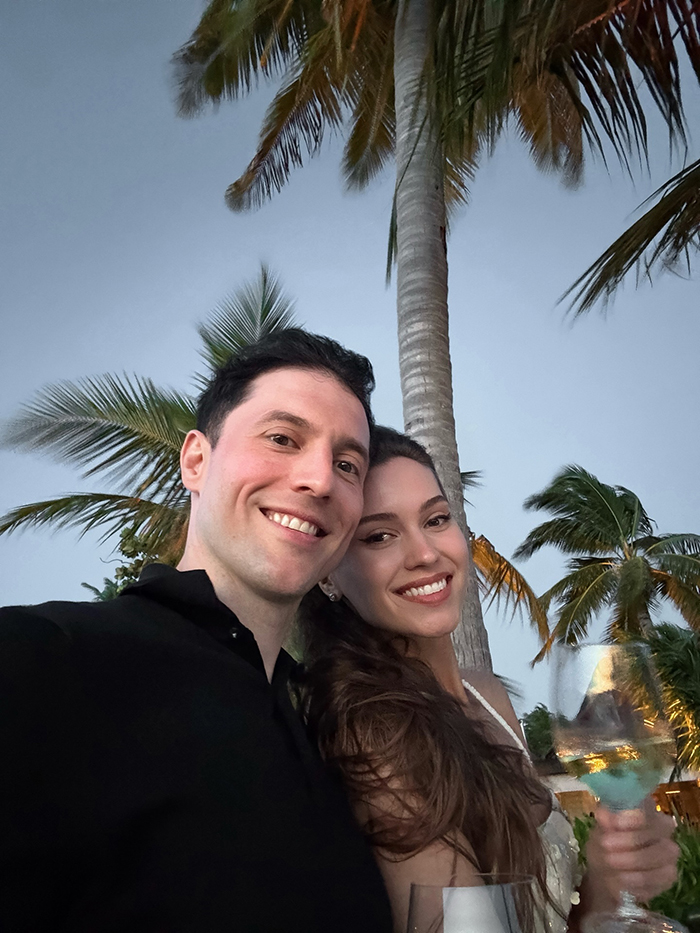 ดับสลด อดีตนางงามรัสเซีย กวางกระโดดทะลุกระจกรถหรู ดับสลด อดีตนางงามรัสเซีย กวางกระโดดทะลุกระจกรถหรู