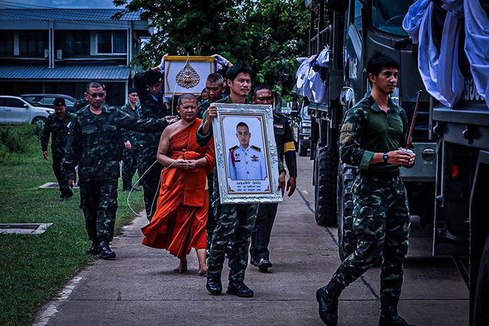 รับศพ 2 กำลังพล สละชีวิตปกป้องอธิปไตย รับศพ 2 กำลังพล สละชีวิตปกป้องอธิปไตย