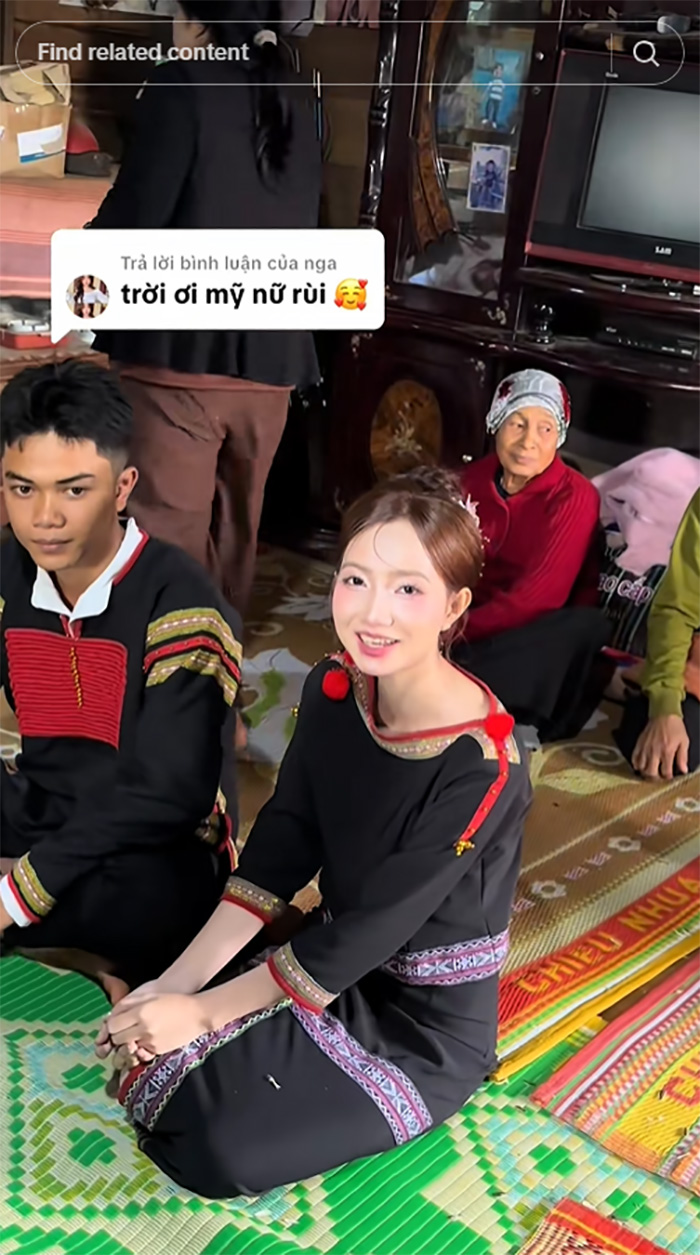 คู่รักชนเผ่าจัดพิธีหมั้น เจ้าสาวสวยจนตะลึง คู่รักชนเผ่าจัดพิธีหมั้น เจ้าสาวสวยจนตะลึง