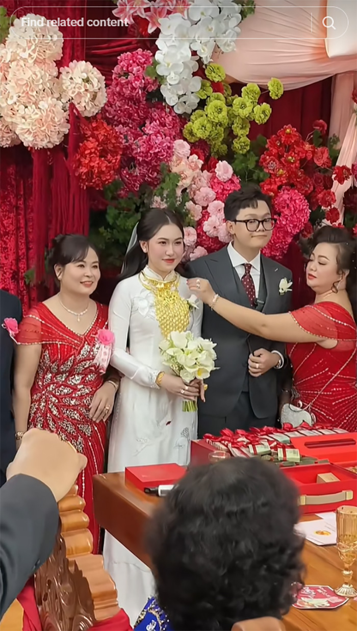 คู่รักจัดวิวาห์ สินสอด 68 ล้าน คู่รักจัดวิวาห์ สินสอด 68 ล้าน